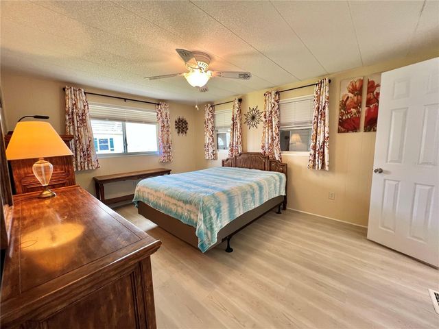 136 ASPEN CIRCLE, Leesburg, FL 34748