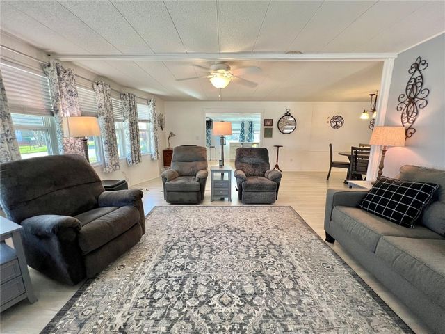 136 ASPEN CIRCLE, Leesburg, FL 34748