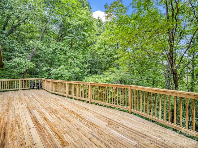 366 Summer Haven Road, Swannanoa, NC 28778