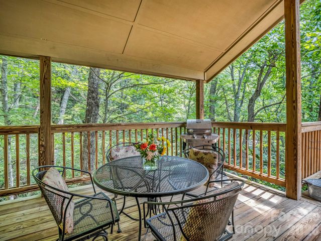 366 Summer Haven Road, Swannanoa, NC 28778