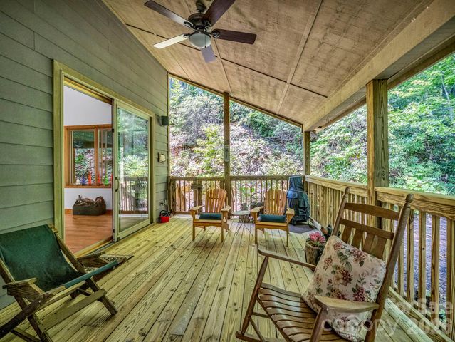 366 Summer Haven Road, Swannanoa, NC 28778