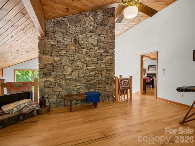 366 Summer Haven Road, Swannanoa, NC 28778