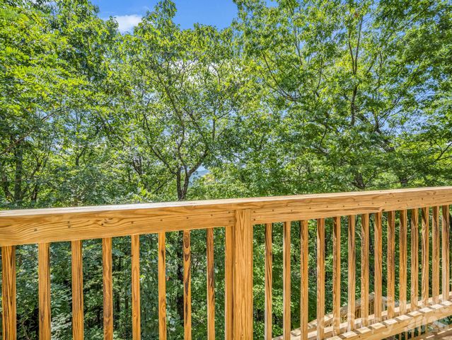 366 Summer Haven Road, Swannanoa, NC 28778
