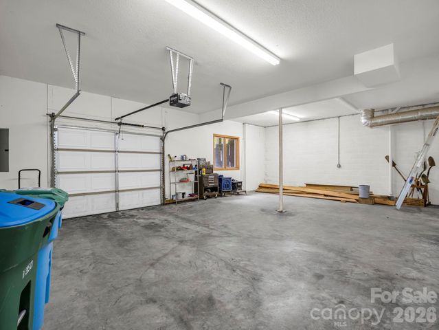 366 Summer Haven Road, Swannanoa, NC 28778