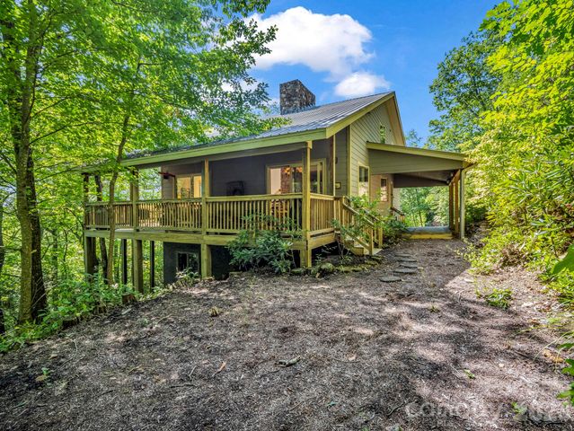 366 Summer Haven Road, Swannanoa, NC 28778