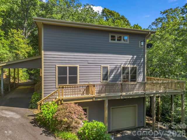 366 Summer Haven Road, Swannanoa, NC 28778