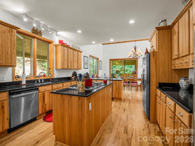 366 Summer Haven Road, Swannanoa, NC 28778
