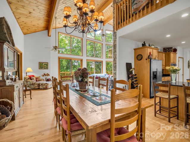 366 Summer Haven Road, Swannanoa, NC 28778