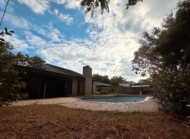 2215 Gontier Drive, Bay City, TX 77414