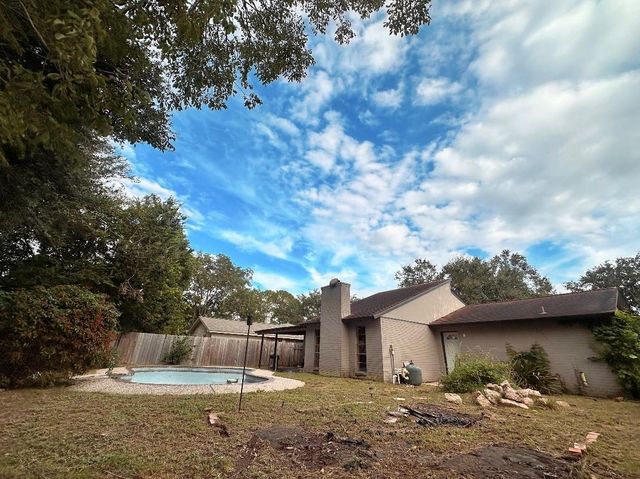 2215 Gontier Drive, Bay City, TX 77414