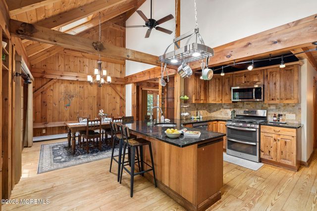 16 Dunhill Road, Jackson, NJ 08527