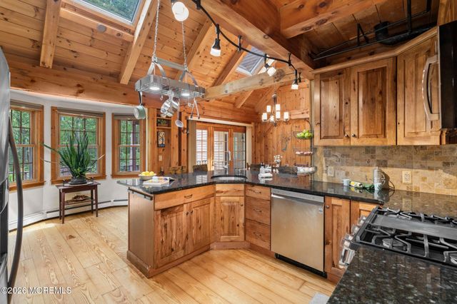 16 Dunhill Road, Jackson, NJ 08527