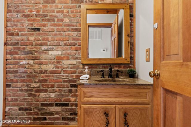 16 Dunhill Road, Jackson, NJ 08527