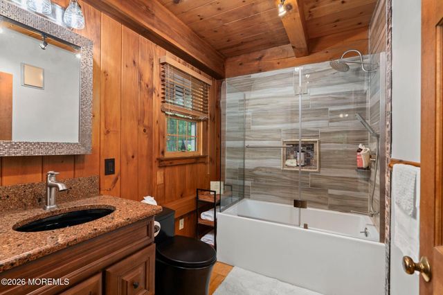 16 Dunhill Road, Jackson, NJ 08527
