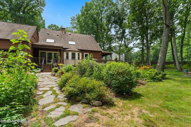 16 Dunhill Road, Jackson, NJ 08527