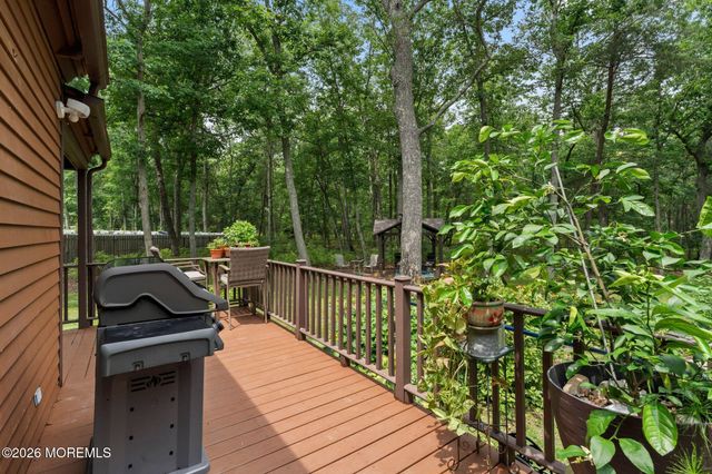 16 Dunhill Road, Jackson, NJ 08527