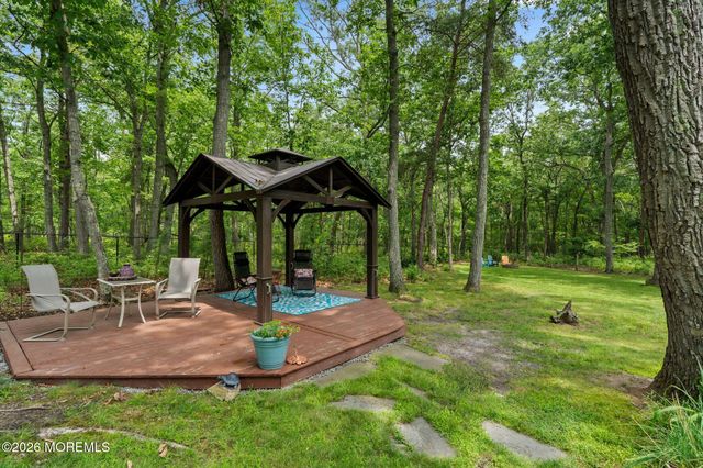 16 Dunhill Road, Jackson, NJ 08527