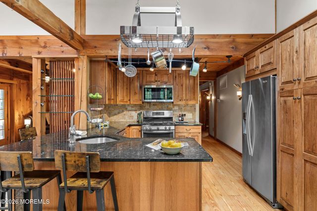 16 Dunhill Road, Jackson, NJ 08527