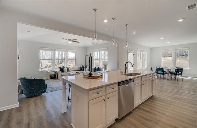 515 Dulles Drive, Mcdonough, GA 30253