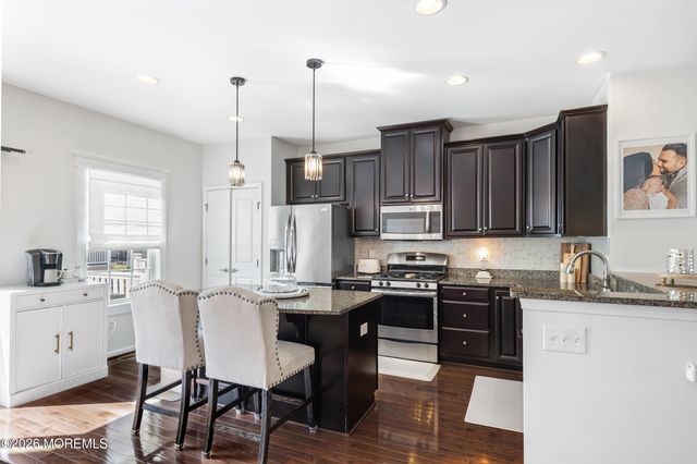 5 Jake Drive, Tinton Falls, NJ 07712
