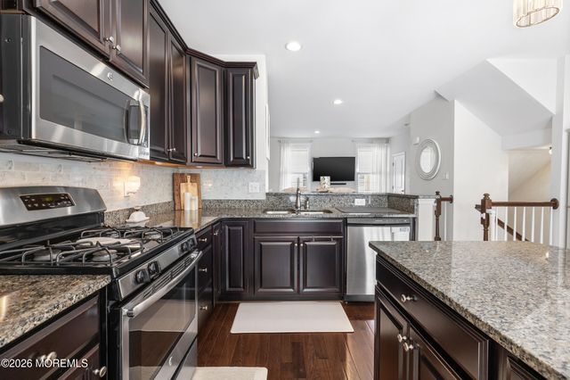 5 Jake Drive, Tinton Falls, NJ 07712