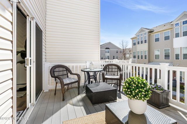 5 Jake Drive, Tinton Falls, NJ 07712