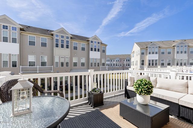 5 Jake Drive, Tinton Falls, NJ 07712