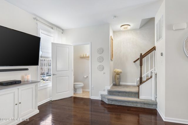 5 Jake Drive, Tinton Falls, NJ 07712