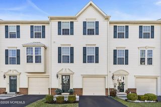 5 Jake Drive, Tinton Falls, NJ 07712