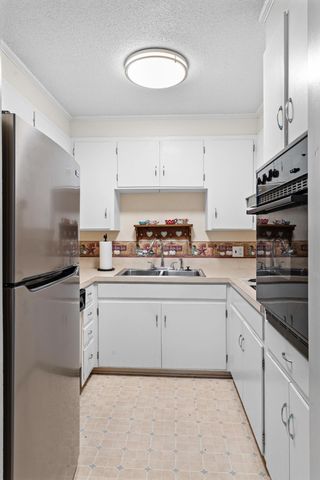 204 Brook Drive, Saint Matthews, SC 29135