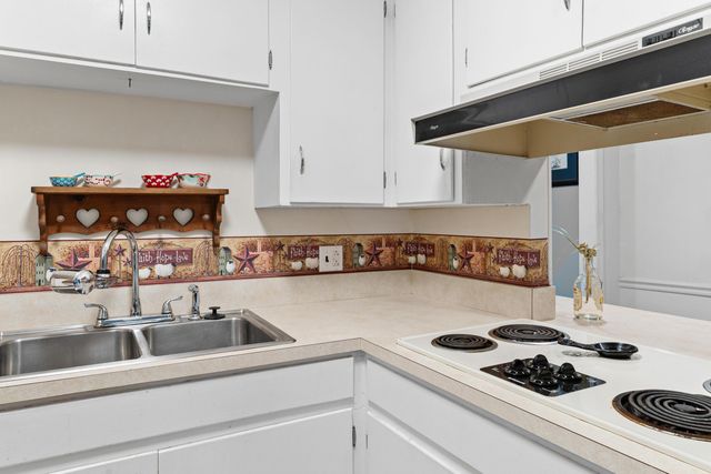 204 Brook Drive, Saint Matthews, SC 29135