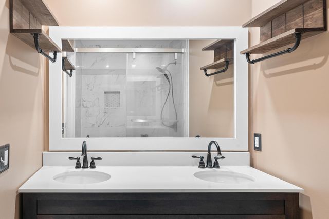 204 Brook Drive, Saint Matthews, SC 29135