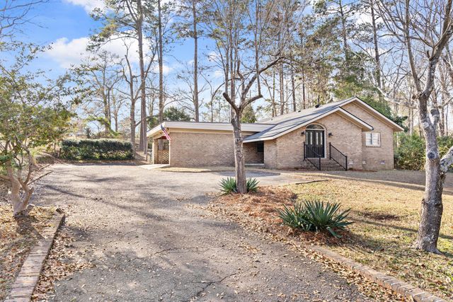 204 Brook Drive, Saint Matthews, SC 29135