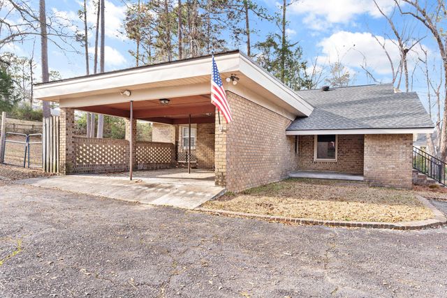 204 Brook Drive, Saint Matthews, SC 29135