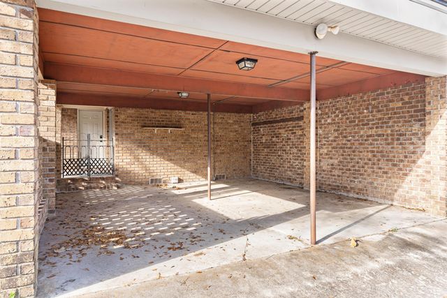 204 Brook Drive, Saint Matthews, SC 29135