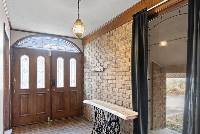 204 Brook Drive, Saint Matthews, SC 29135