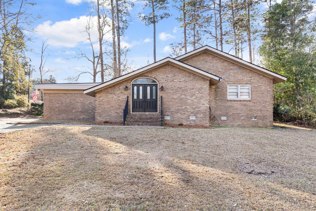 204 Brook Drive, Saint Matthews, SC 29135