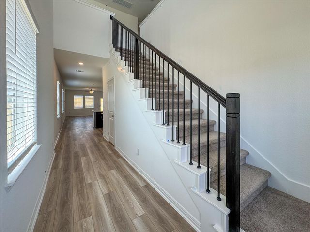 142 Jake Pine DR, Buda, TX 78610