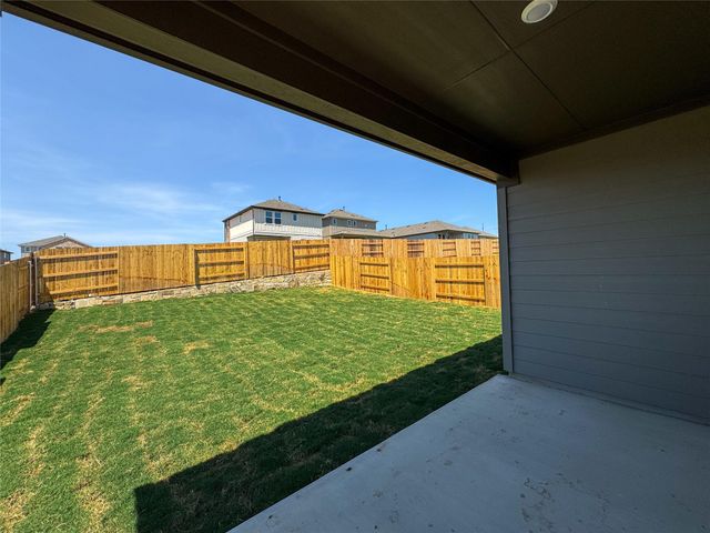 142 Jake Pine DR, Buda, TX 78610