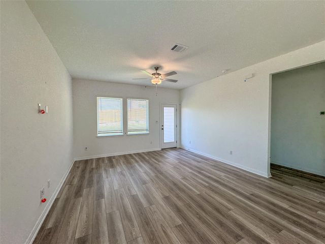 142 Jake Pine DR, Buda, TX 78610