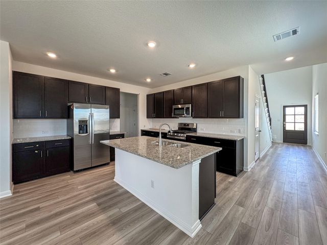 142 Jake Pine DR, Buda, TX 78610