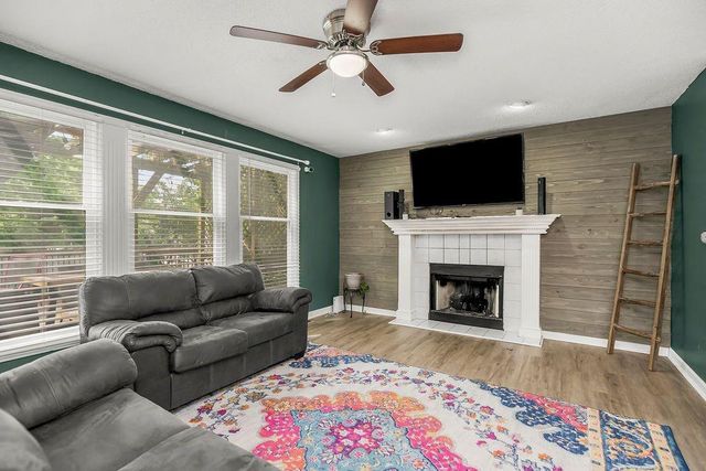 8401 NE 75th Terrace, Kansas City, MO 64158