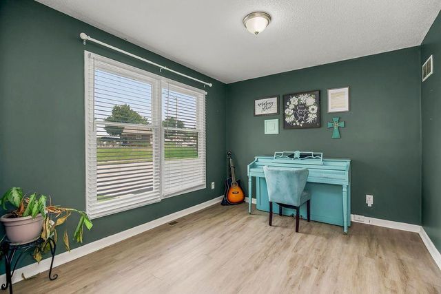 8401 NE 75th Terrace, Kansas City, MO 64158