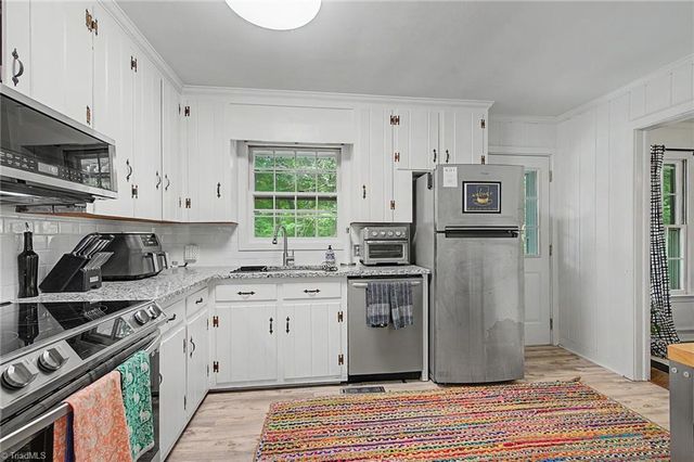 1131 Cypress Circle, Winston-salem, NC 27106