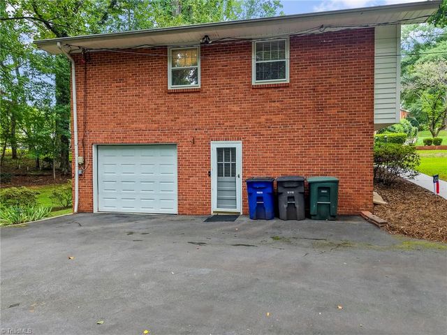 1131 Cypress Circle, Winston-salem, NC 27106