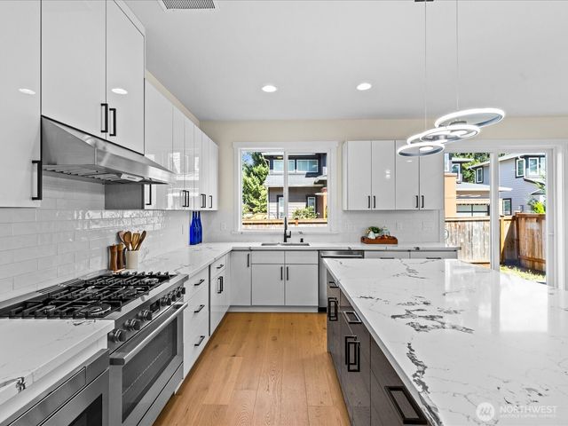 1719 163rd Court NE, Bellevue, WA 98008