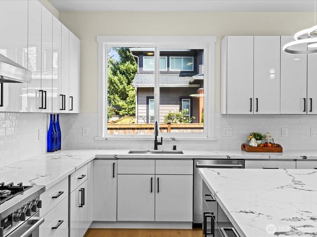 1719 163rd Court NE, Bellevue, WA 98008