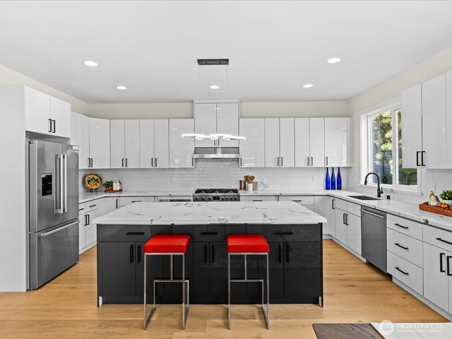 1719 163rd Court NE, Bellevue, WA 98008