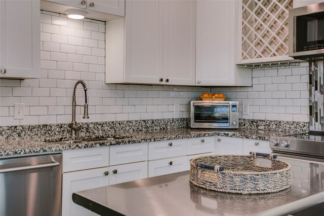 834 S Polk Street, Dallas, TX 75208