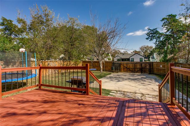 834 S Polk Street, Dallas, TX 75208
